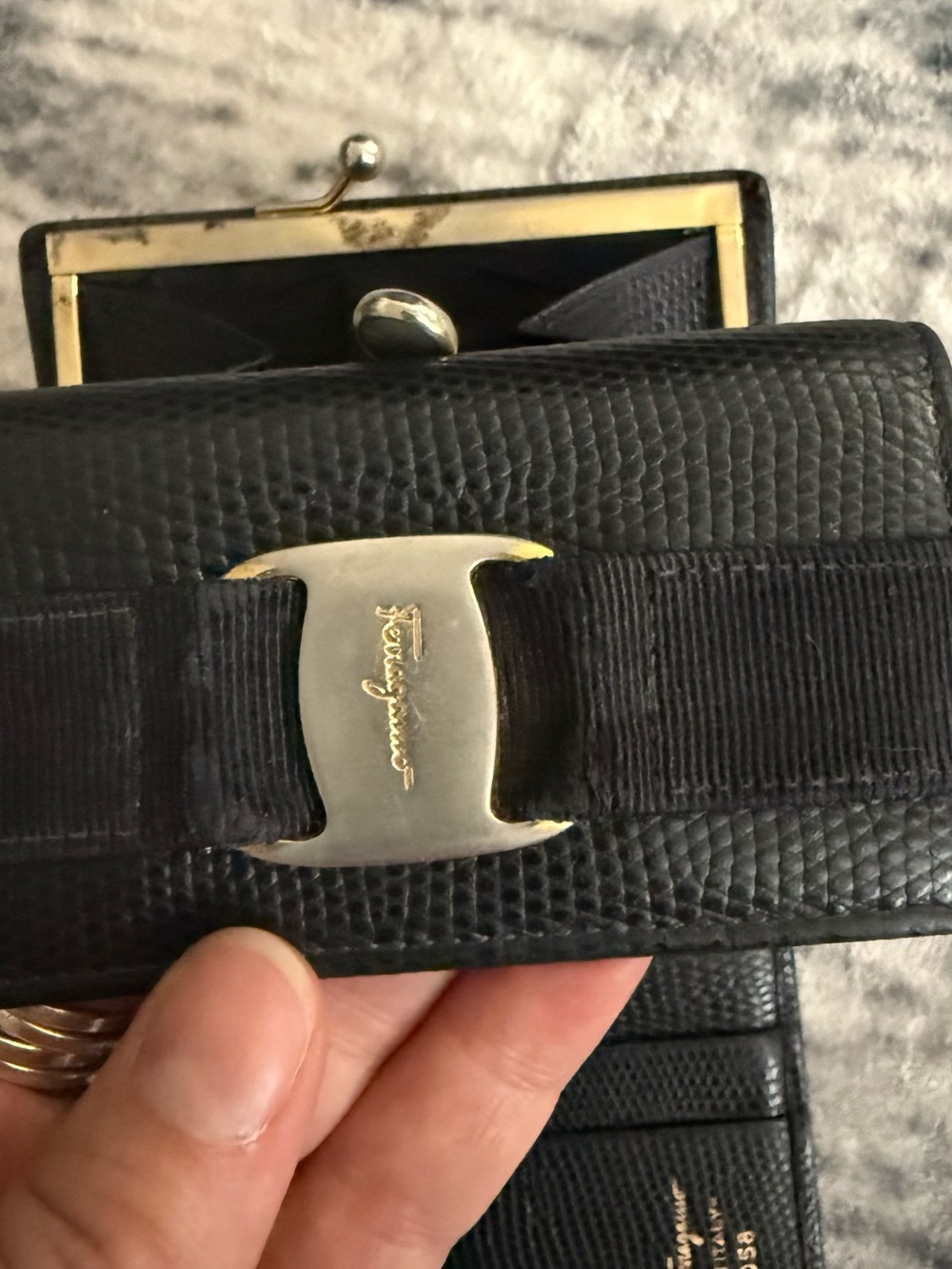 Salvatore Ferragamo Black Textured Leather Wallet with Vara Bow - Picture 5 of 9